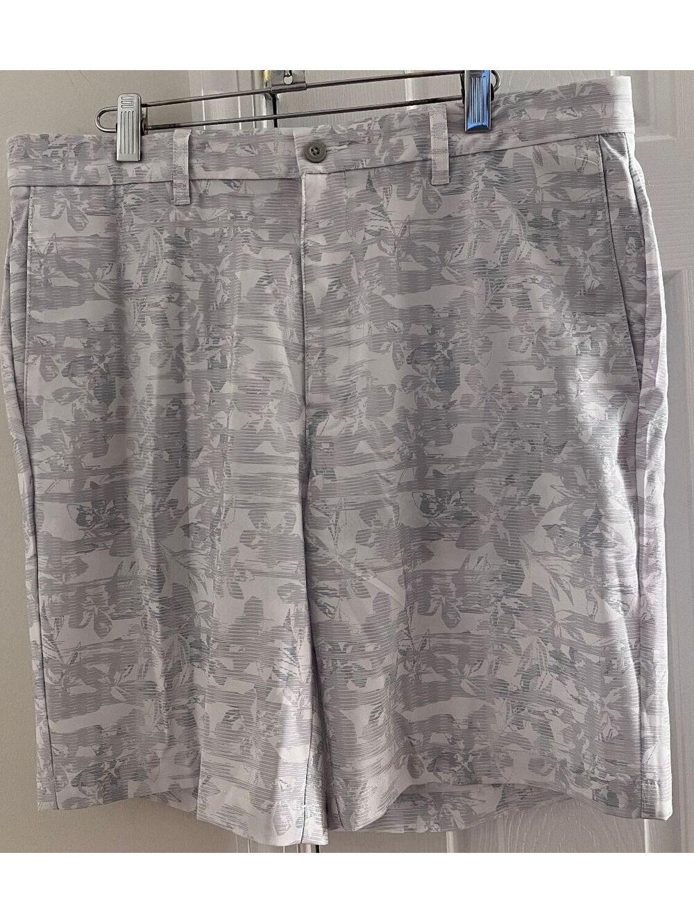 PGA Tour Mens golf shorts size 36